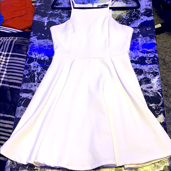 New (w/o tags) Short white dress - Picture 1 of 4